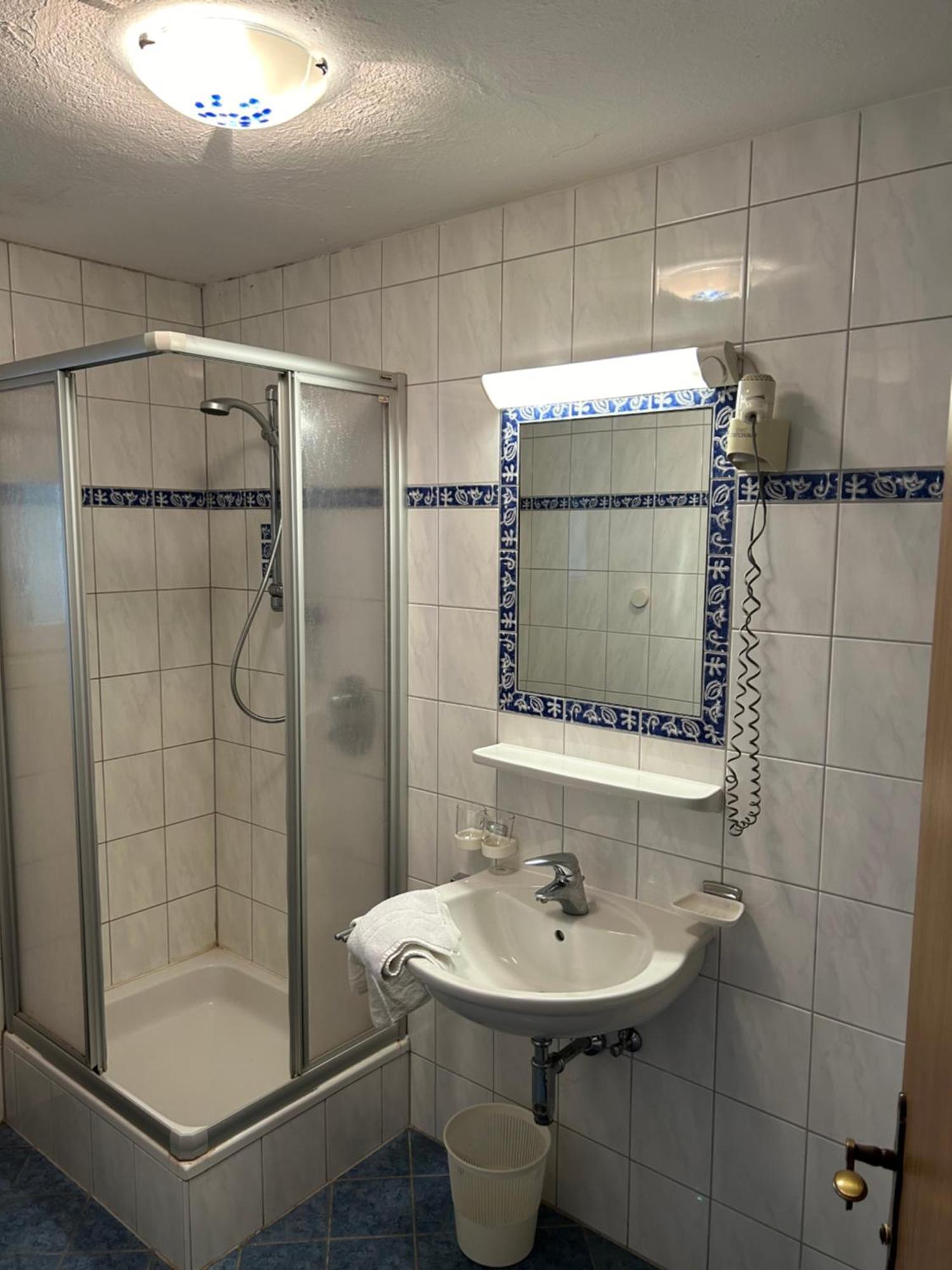 Austrian Motel Heiss Prutz Bagian luar foto