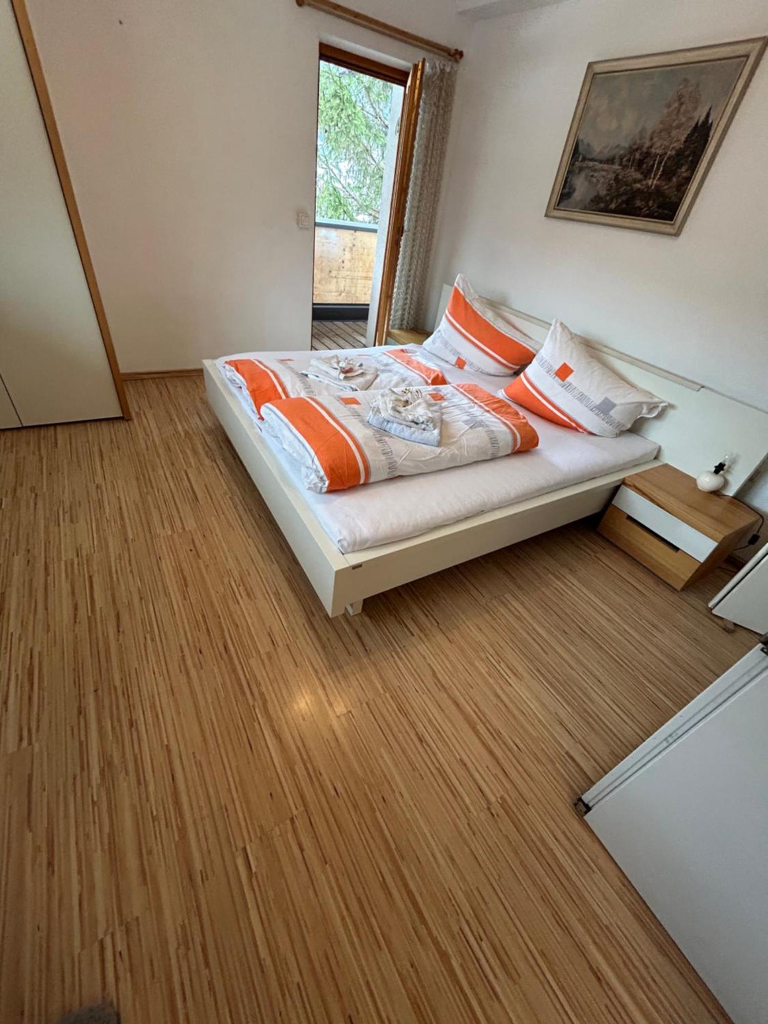 Austrian Motel Heiss Prutz Bagian luar foto
